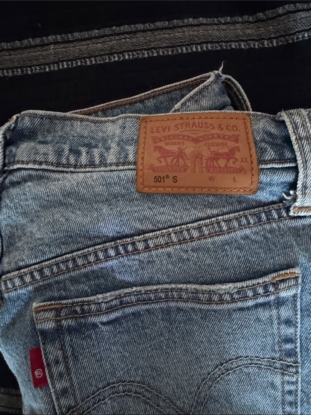 Women’s Levi's Light Blue Denim 501® Jeans with Tan Leather Patch size w28 L28